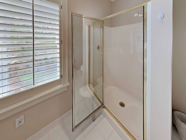 Elegant Beach retreat in Pawleys Island 5-Bedroom Steps to Beach